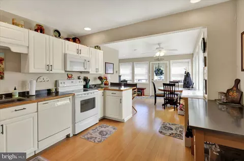 Kitchen - 307 Summit Ave, Reading, PA 19607 photo 2 of 4