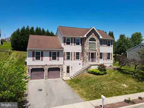 View/Area - 221 Longview Dr, Reading, PA 19608 photo 2 of 3