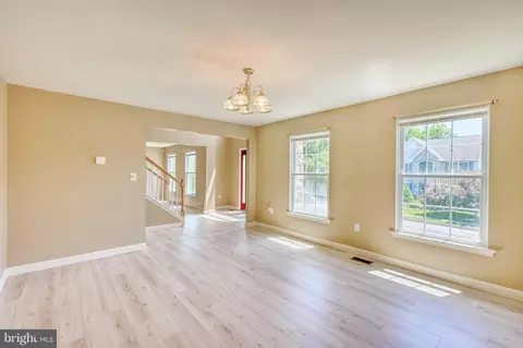 Living - 221 Longview Dr, Reading, PA 19608 photo 3 of 5