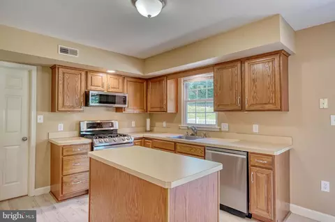 Kitchen - 221 Longview Dr, Reading, PA 19608 photo 1 of 2