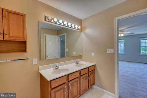 Bath - 221 Longview Dr, Reading, PA 19608 photo 3 of 5
