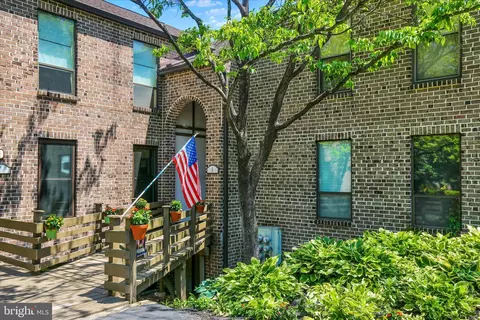 8 A Fairway Rd, Reading, PA 19607