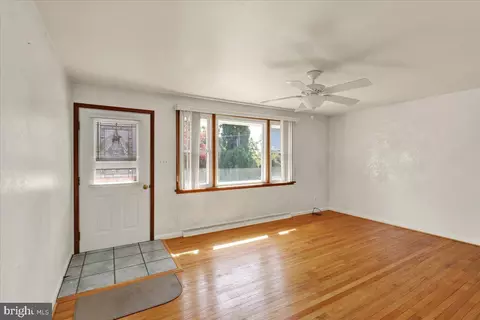 Living - 702 Frederick St, Reading, PA 19607 photo 1 of 7