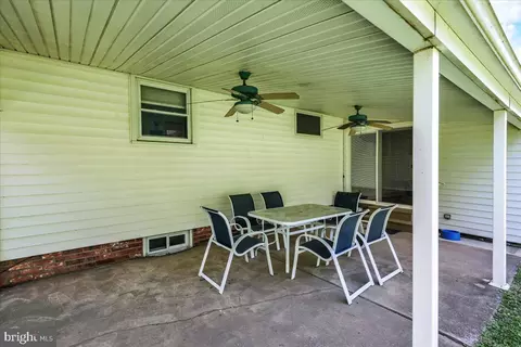 Exterior - 702 Frederick St, Reading, PA 19607 photo 4 of 6