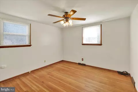 Bedroom - 702 Frederick St, Reading, PA 19607 photo 3 of 7