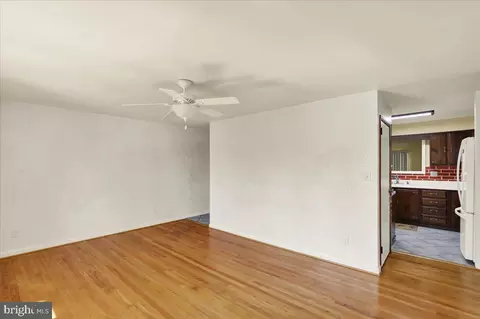 Living - 702 Frederick St, Reading, PA 19607 photo 2 of 7