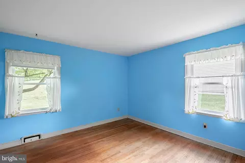 Bedroom - 18 Ardmore Ave, Reading, PA 19607 photo 2 of 10