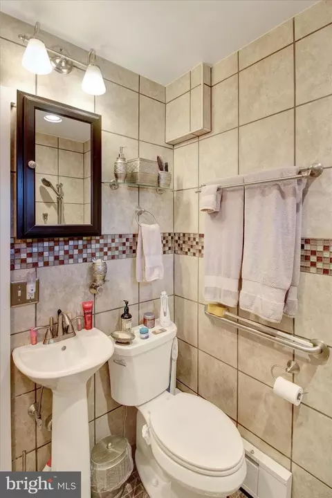 Bath - 238 E Walnut St, Reading, PA 19607 photo 1 of 3