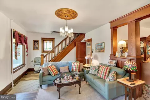 Living - 238 E Walnut St, Reading, PA 19607 photo 2 of 3