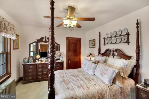 Bedroom - 238 E Walnut St, Reading, PA 19607 photo 5 of 6