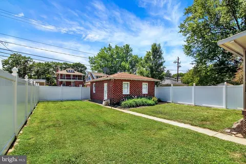 Exterior - 238 E Walnut St, Reading, PA 19607 photo 5 of 6