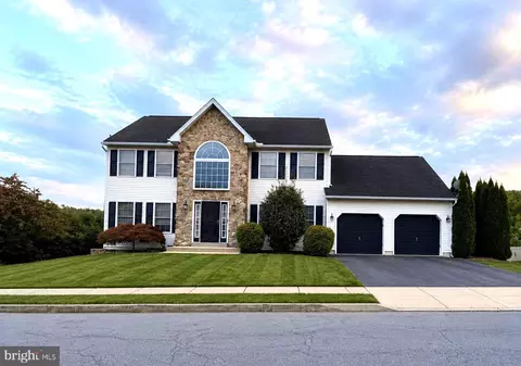 17 Shelly Dr, Reading, PA 19608