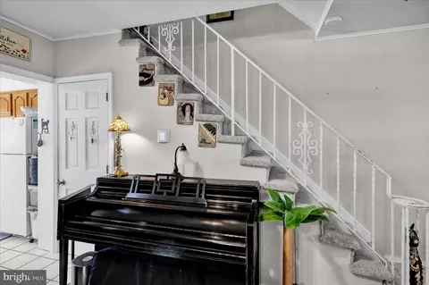Entry Way - 312 Summit Ave, Reading, PA 19611 photo 4 of 5