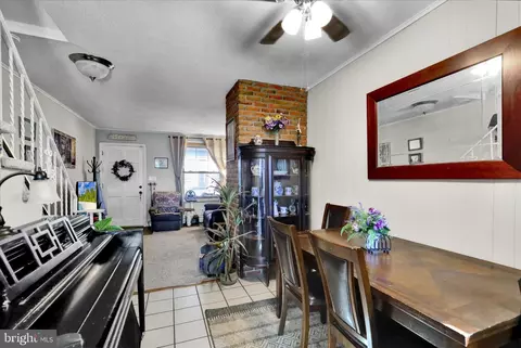 Entry Way - 312 Summit Ave, Reading, PA 19611 photo 3 of 5