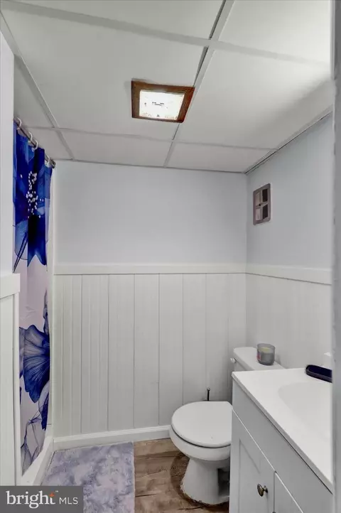 Bath - 312 Summit Ave, Reading, PA 19611 photo 3 of 3
