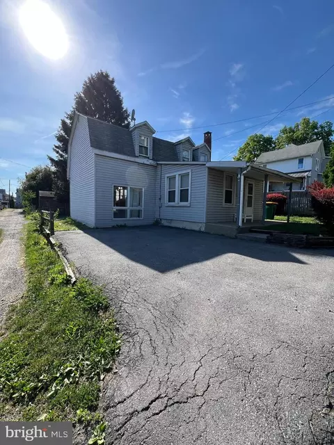 2114 R Spg, West Lawn, PA 19609