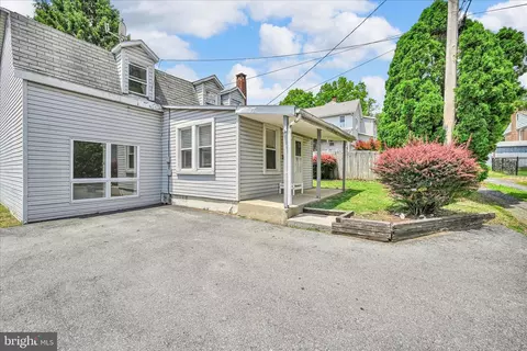 2114 R Spg, West Lawn, PA 19609