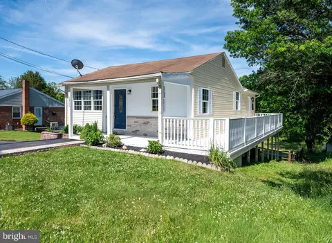 1311 Butter Ln, Reading, PA 19606