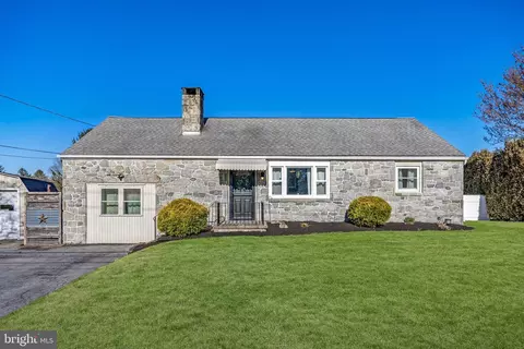 400 Amity Park Rd, Douglassville, PA 19518