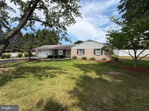 388 Chestnut St, Hamburg, PA 19526