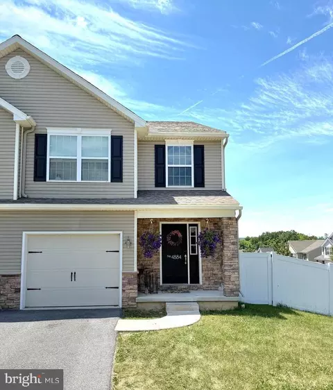 4884 Mount Vernon St, Temple, PA 19560