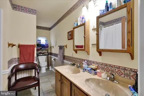 Bath - 37 Beavens Rd, Reading, PA 19608 photo 1 of 3