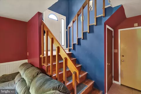 Entry Way - 37 Beavens Rd, Reading, PA 19608 photo 2 of 2