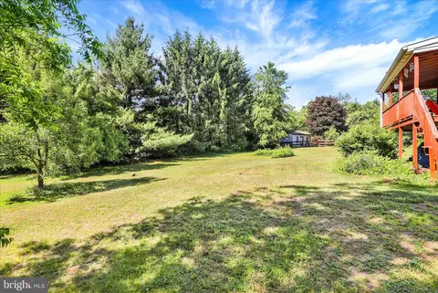 Exterior - 37 Beavens Rd, Reading, PA 19608 photo 5 of 8