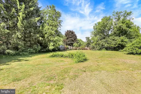Exterior - 37 Beavens Rd, Reading, PA 19608 photo 7 of 8