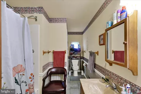 Bath - 37 Beavens Rd, Reading, PA 19608 photo 2 of 3