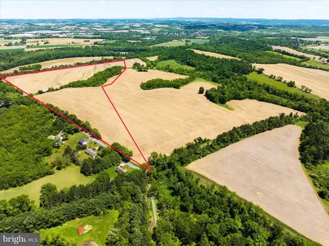 65 Willow Rd, Mohrsville, PA 19541