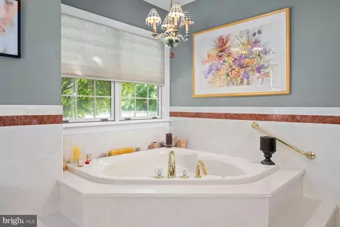 Bath - 415 Hunter Rd, Oley, PA 19547 photo 2 of 4