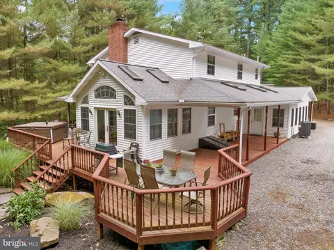 852 Hunters Rd, Mohnton, PA 19540
