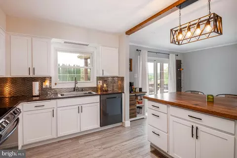 Kitchen - 307 Skyline Dr, Reading, PA 19606 photo 4 of 5
