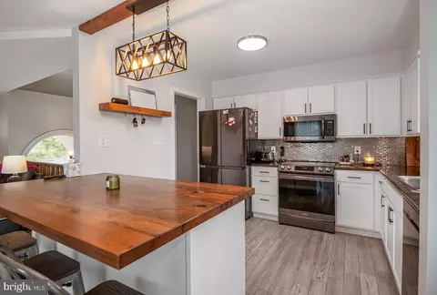 Kitchen - 307 Skyline Dr, Reading, PA 19606 photo 2 of 5