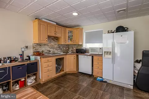 Kitchen - 307 Skyline Dr, Reading, PA 19606 photo 5 of 5