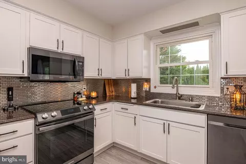Kitchen - 307 Skyline Dr, Reading, PA 19606 photo 3 of 5