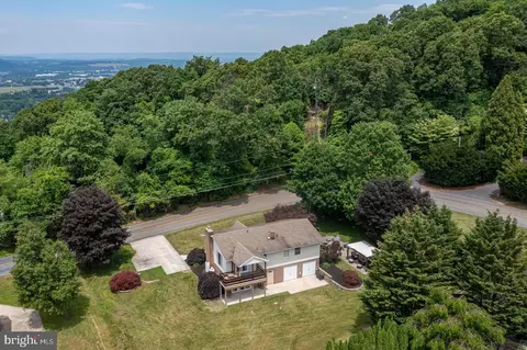 View/Area - 307 Skyline Dr, Reading, PA 19606 photo 2 of 4