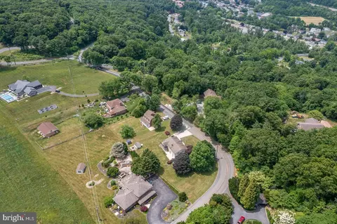 View/Area - 307 Skyline Dr, Reading, PA 19606 photo 3 of 4