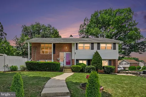 2400 Lindale Dr, Reading, PA 19609