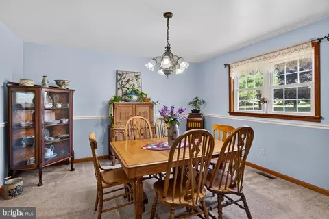 Dining - 534 Bertolet Mill Rd, Oley, PA 19547 photo 2 of 2