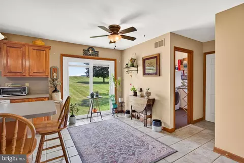 Entry Way - 534 Bertolet Mill Rd, Oley, PA 19547 photo 2 of 3