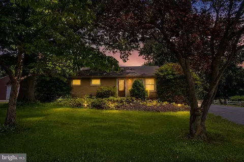 1417 Old Airport Rd, Douglassville, PA 19518