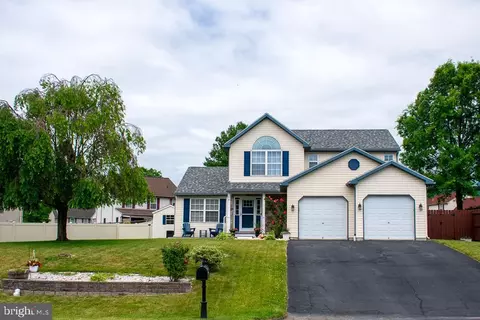 141 Pond View Dr, Hamburg, PA 19526