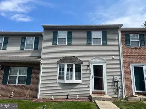 2809 Knollway Dr, Sinking Spring, PA 19608