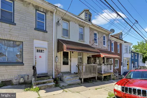 1122 Buttonwood St, Reading, PA 19604