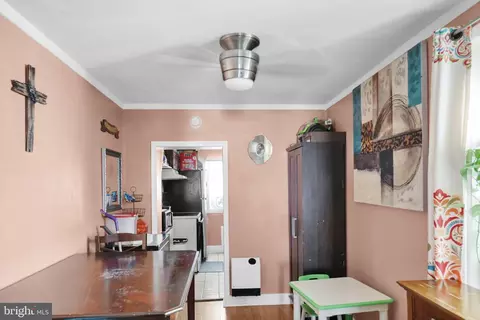Entry Way - 1122 Buttonwood St, Reading, PA 19604 photo 4 of 8