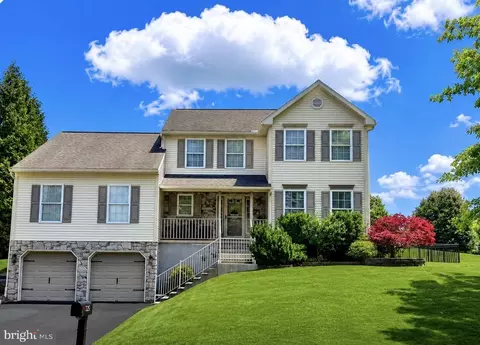 425 Sensen Rd, Wernersville, PA 19565