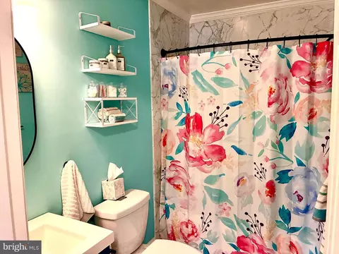 Bath - 4580 Green Tree Rd, Reading, PA 19606 photo 2 of 2