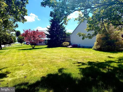 Exterior - 4580 Green Tree Rd, Reading, PA 19606 photo 6 of 7